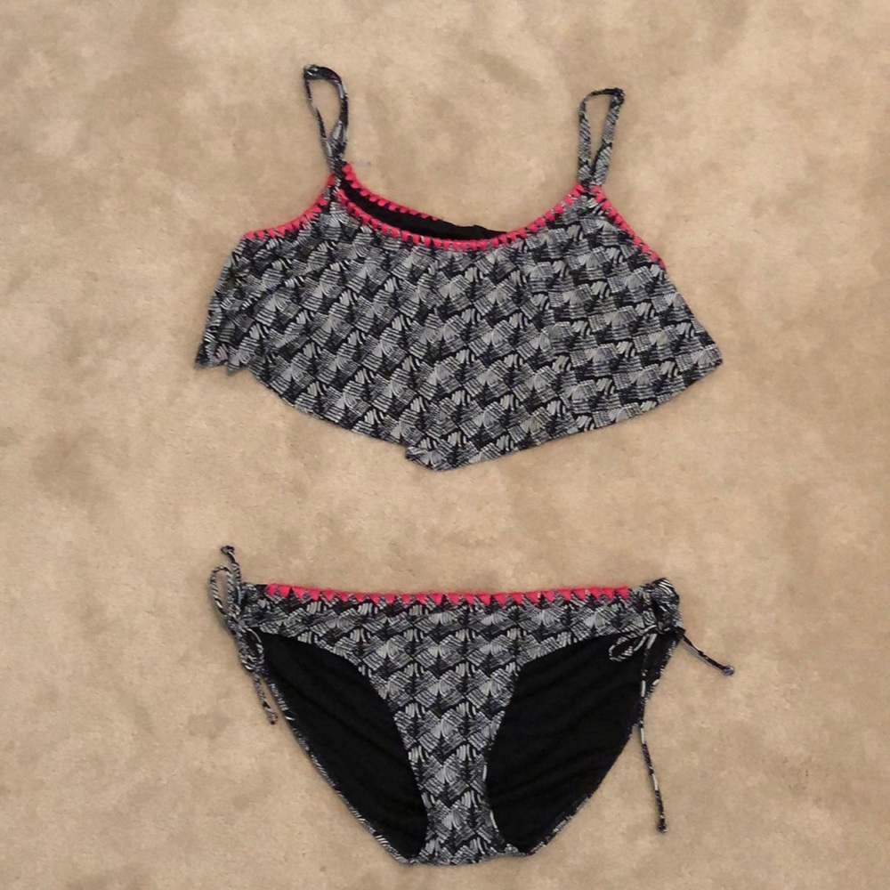 Kenneth Cole Reaction swim suit XL top L bottom